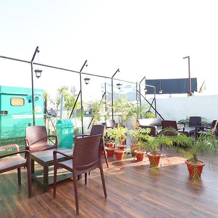 Oyo 14832 Hotel Rooftop Panchkula Ngoại thất bức ảnh